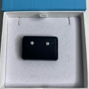NWT Moissanite Earrings